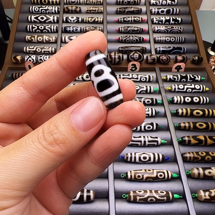 小***）玛瑙/玉髓未镶嵌颈饰