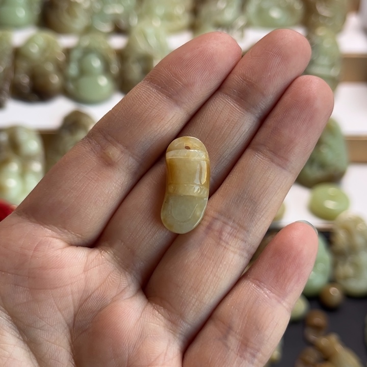 和田玉颈饰未镶嵌史*奇