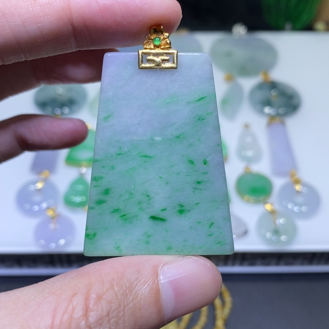 翡翠18K金镶嵌吊坠(不含链)