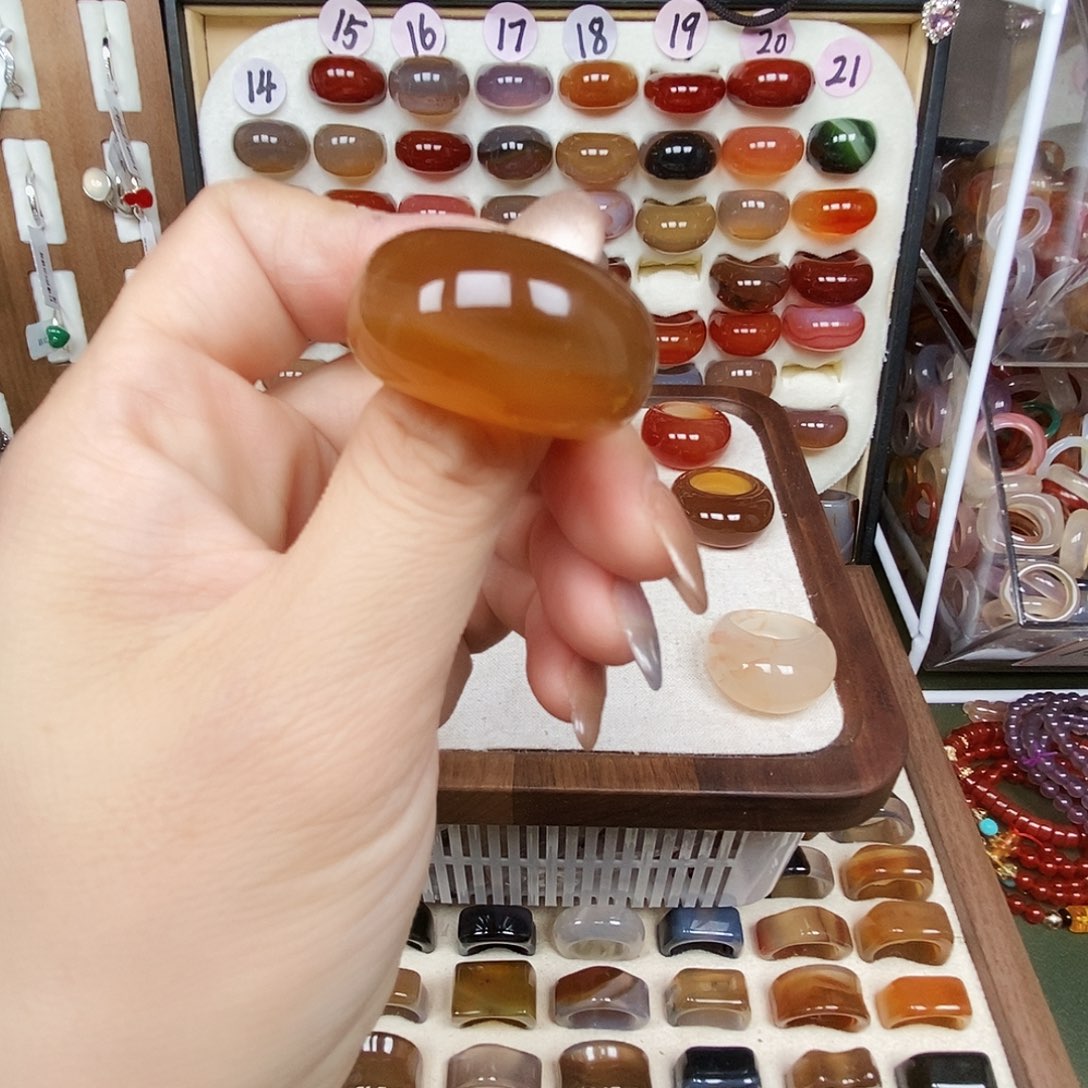 盛***儿玛瑙/玉髓合金戒指