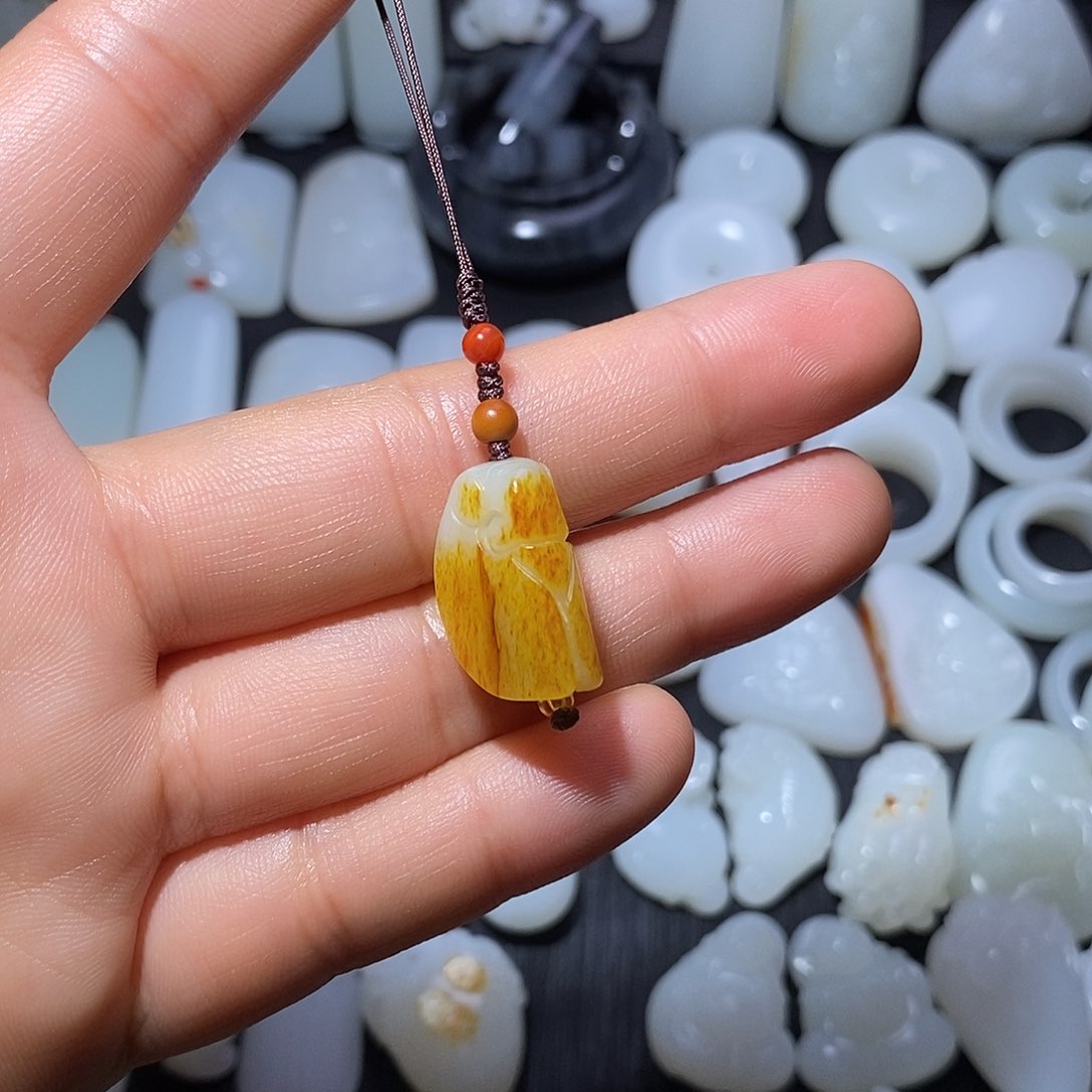 和田玉颈饰未镶嵌杨****r