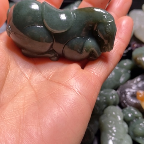 未镶嵌和田玉（糖玉）珠宝奇石