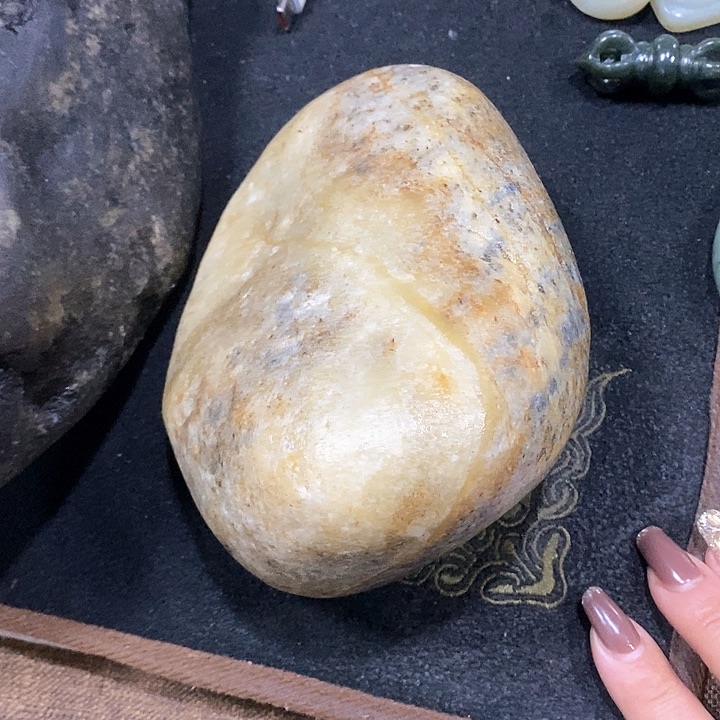 未镶嵌和田玉（糖玉）挂件青**手