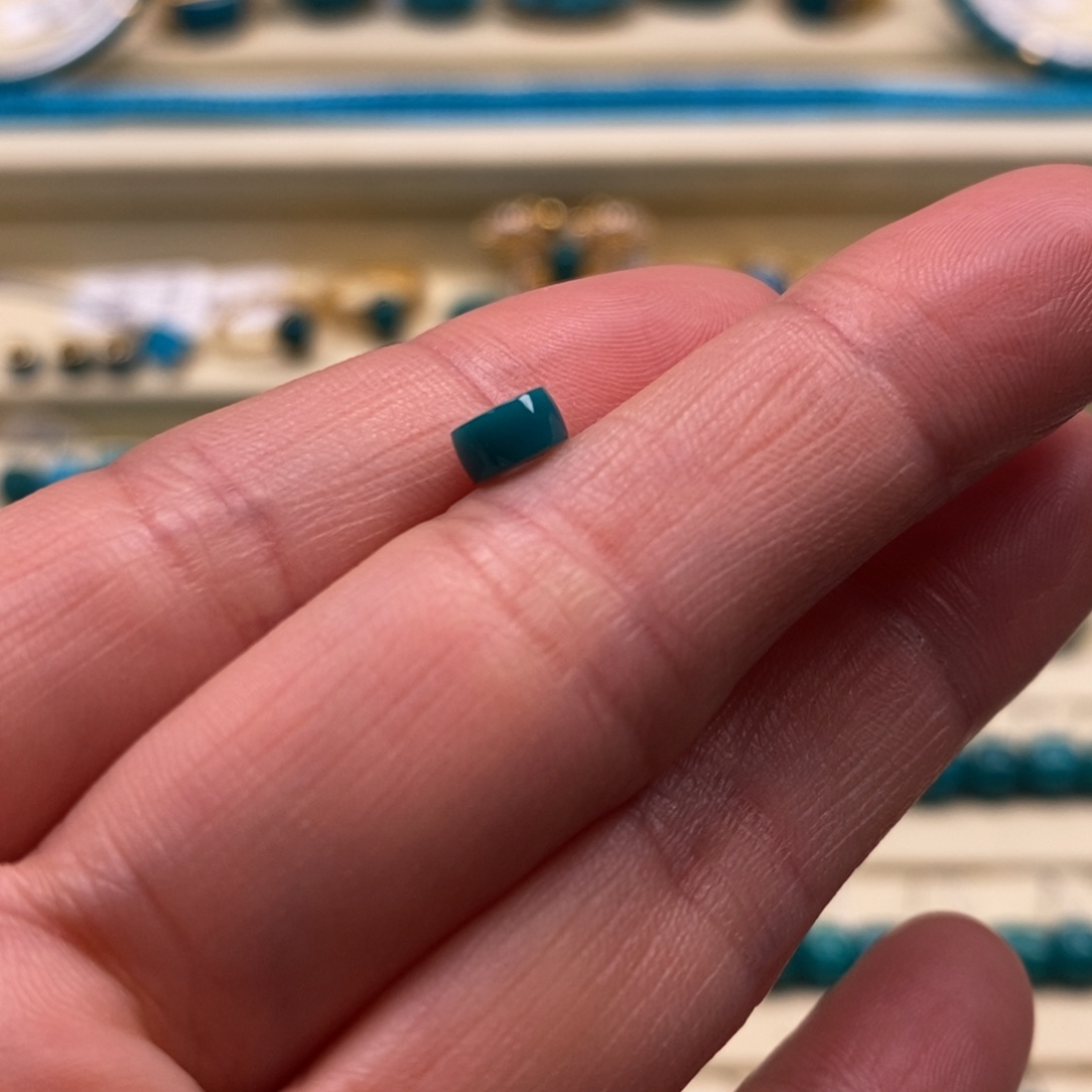 绿松石未镶嵌珠宝奇石直径5.5×3直切