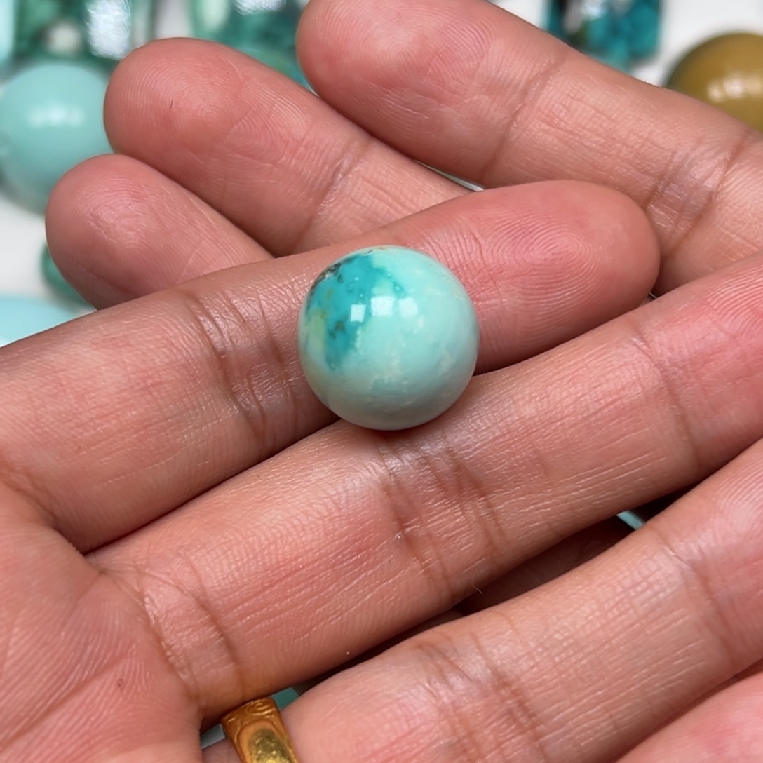 ****笑绿松石未镶嵌珠宝奇石