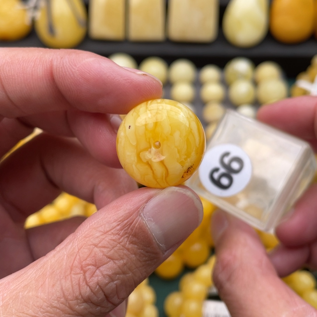 蜜蜡珠宝奇石未镶嵌22x15mm焦皮微瑕墩子