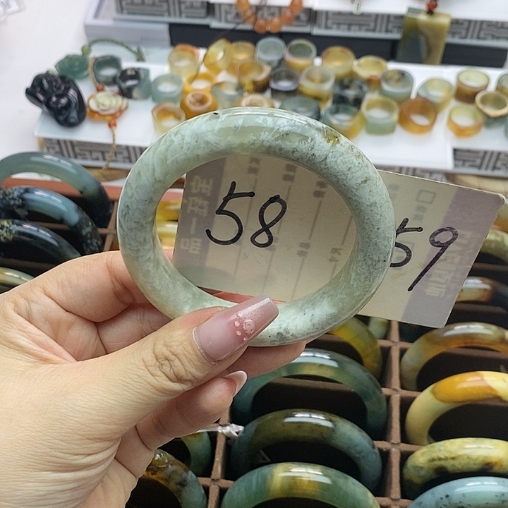 蛇纹石玉手镯合金