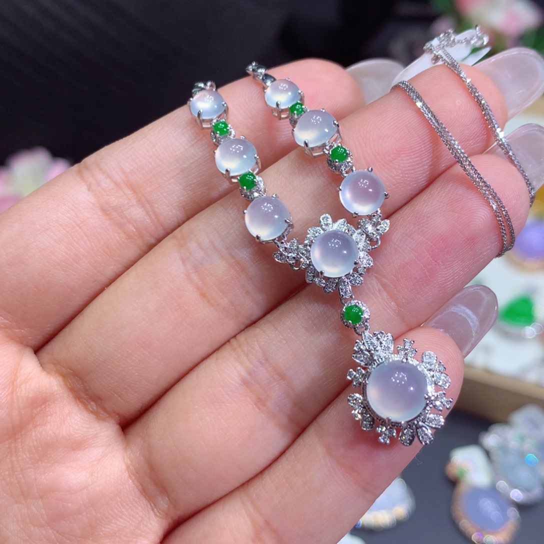 翡翠吊坠(赠链)18K金镶嵌