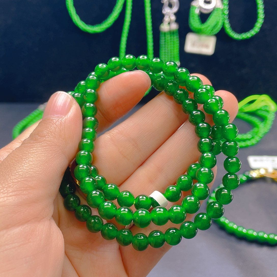 翡翠未镶嵌颈饰卡6