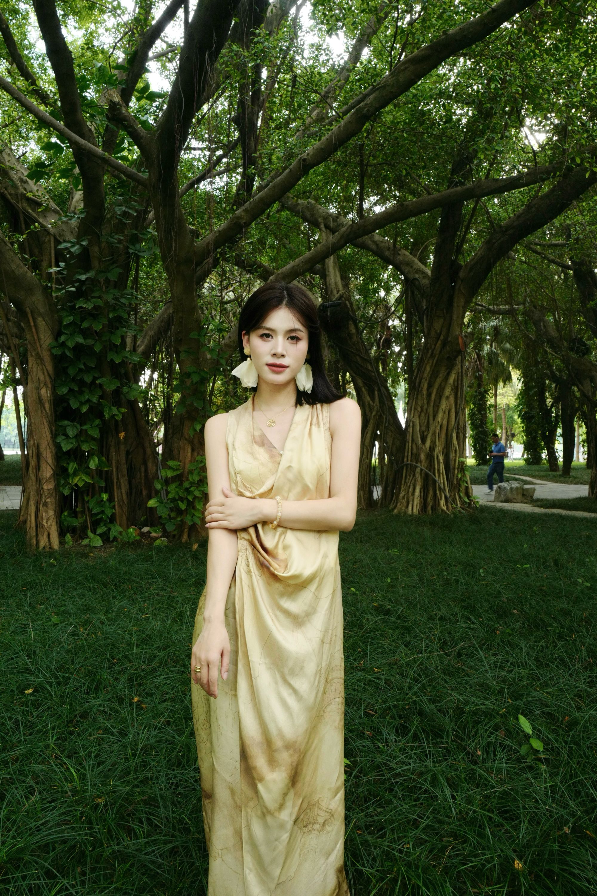 以类设计品牌 Midnattssol信纸印花荡褶优雅度假浪漫长裙44296