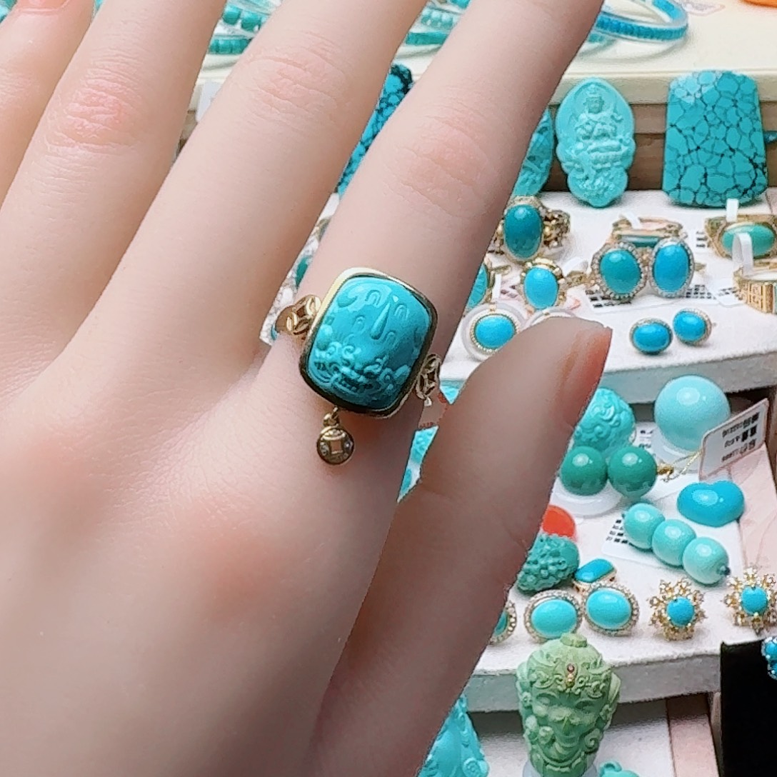 绿松石18K金镶嵌戒指