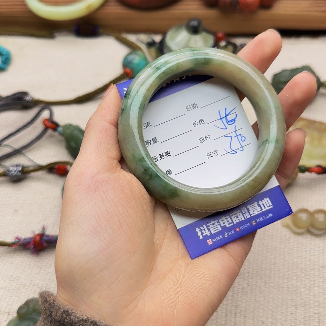 蛇纹石玉手镯未镶嵌秋*