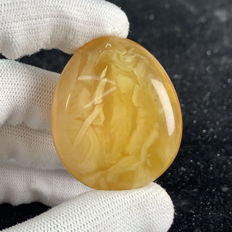 T1010保真原矿俄料尺寸46.6*39*17.7mm蜜蜡水滴牌子吊坠支持复检