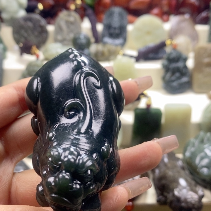 和田玉颈饰未镶嵌