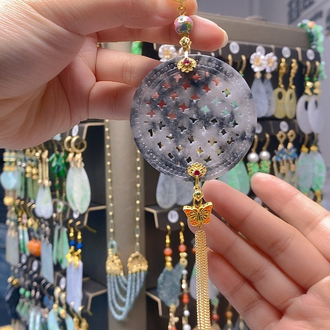 未镶嵌翡翠耳饰翡翠