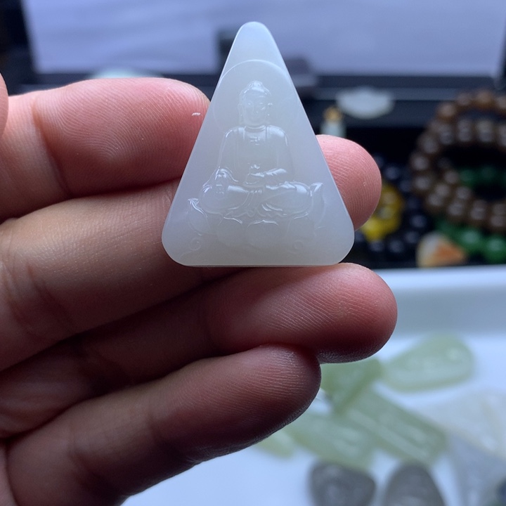 和田玉未镶嵌颈饰