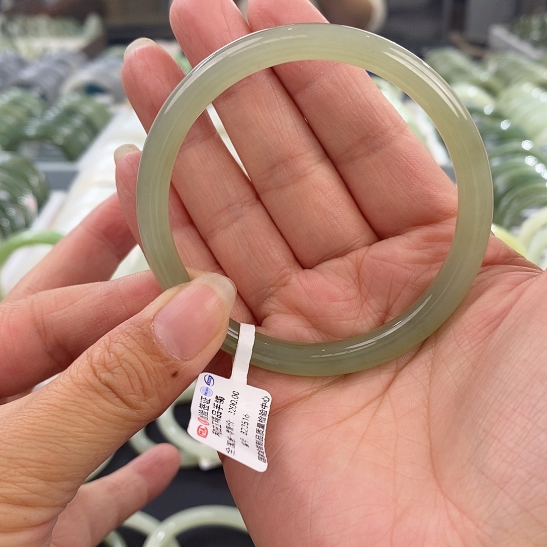 和田玉和田玉手镯56未镶嵌