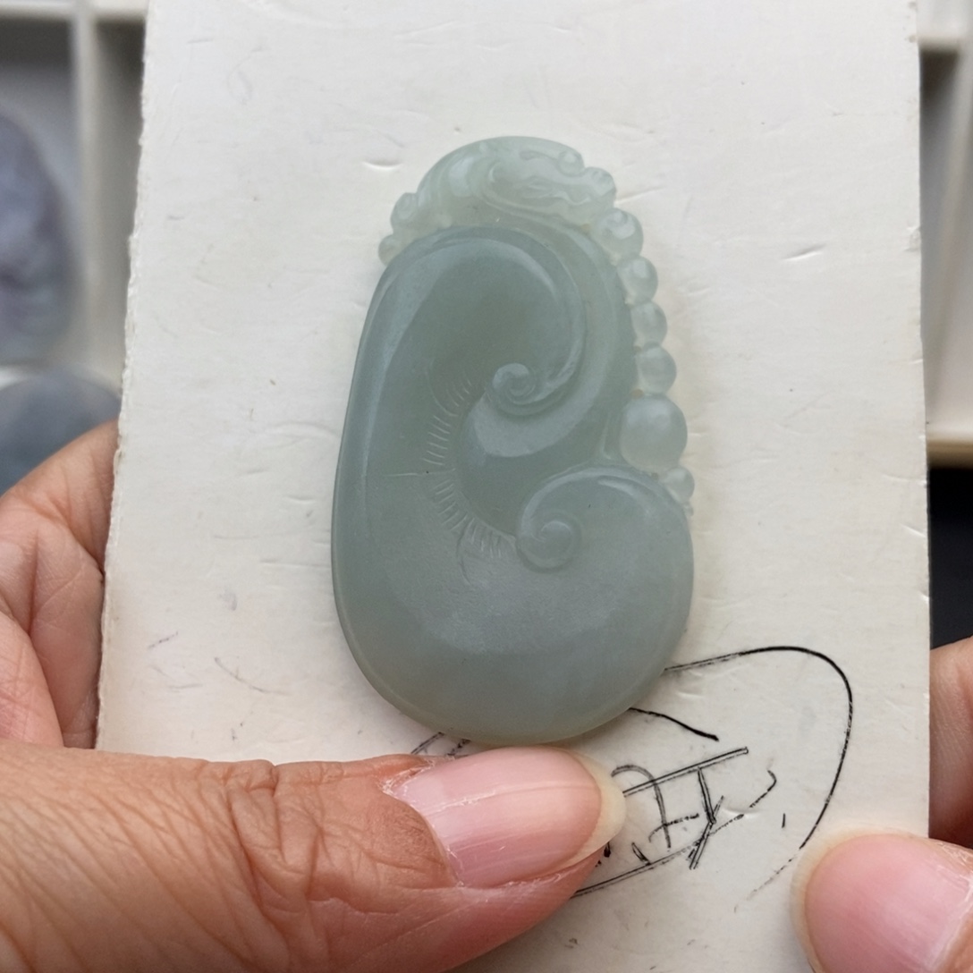 定制翡翠未镶嵌但又