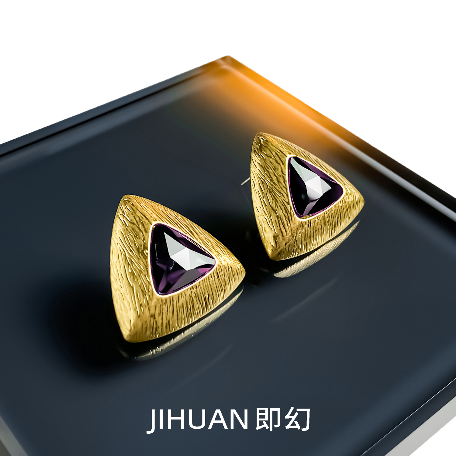 铜合金耳饰 欧美金色三角耳钉紫色时尚ins百搭耳环 B-8912