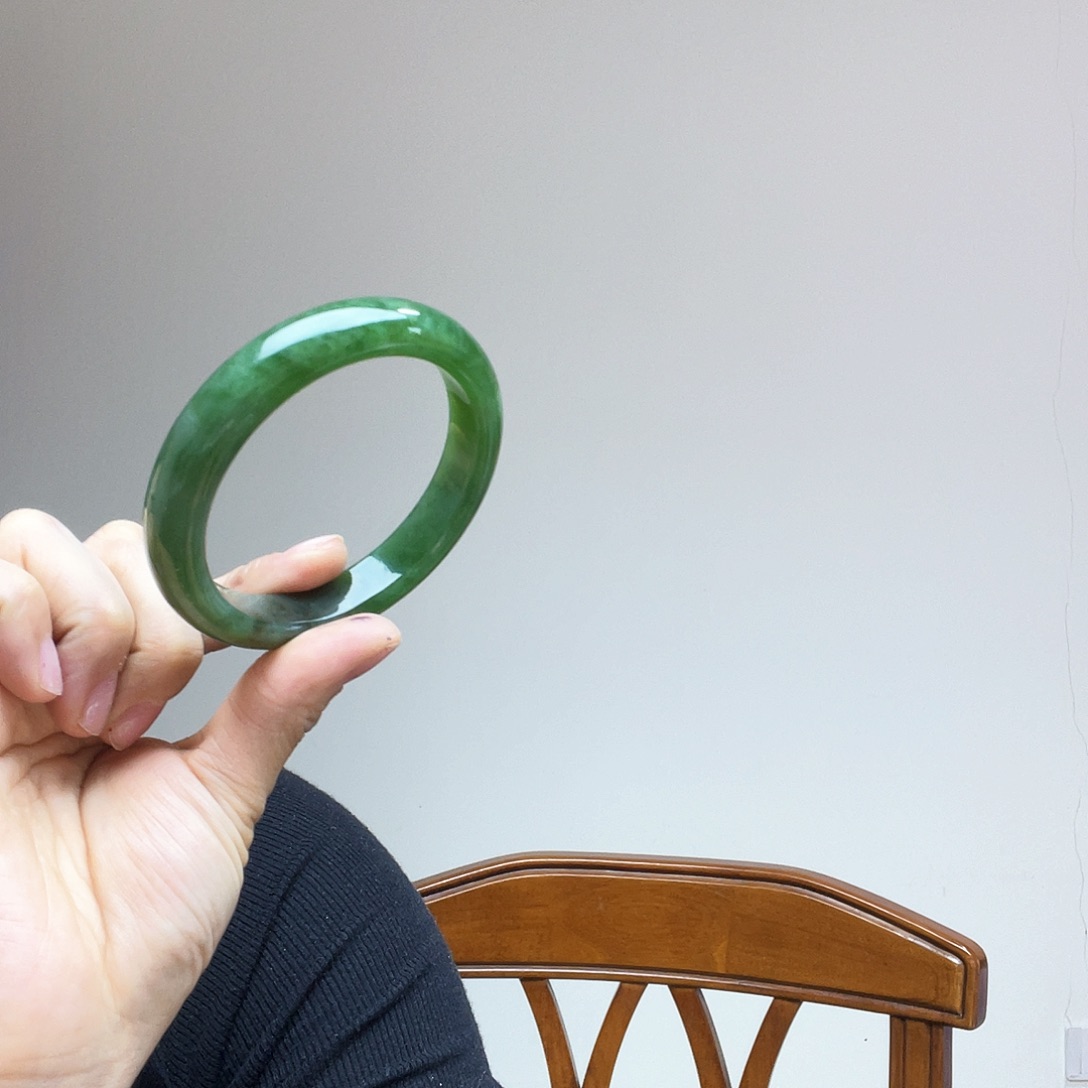 和田玉手镯未镶嵌泡**夏