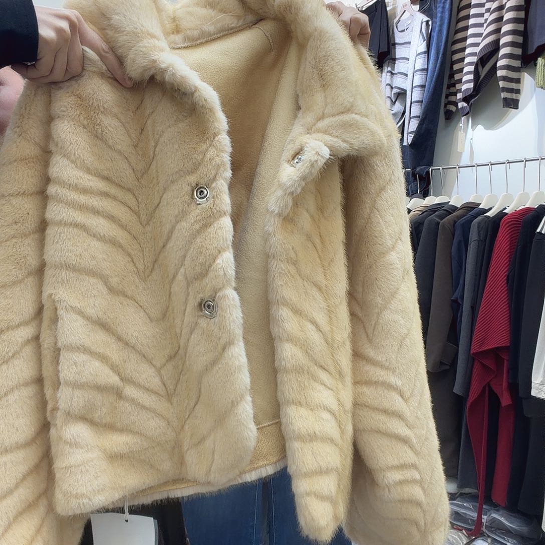 阿璇家毛茸茸外套