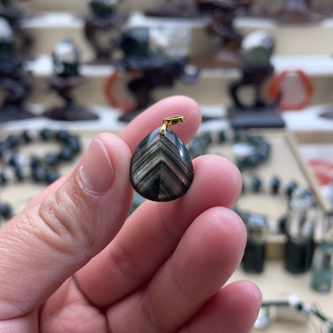 水晶颈饰18K金镶嵌绿幽灵吊坠