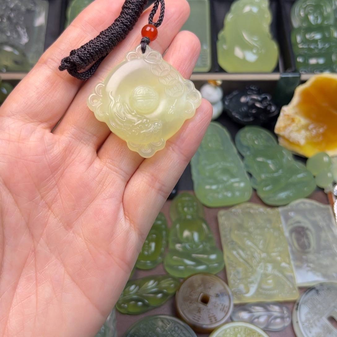 蛇纹石玉未镶嵌吊坠(不含链)