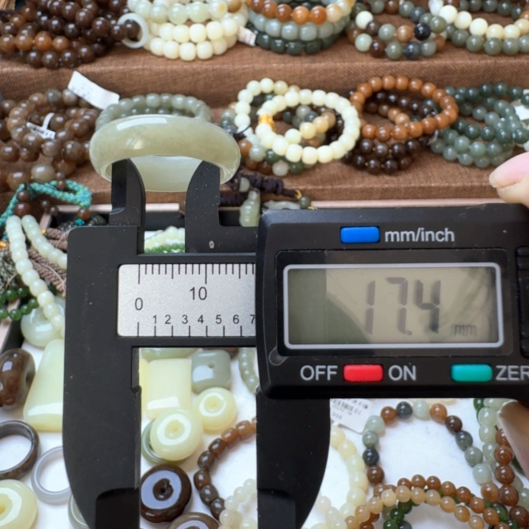 和田玉（糖玉）戒指未镶嵌