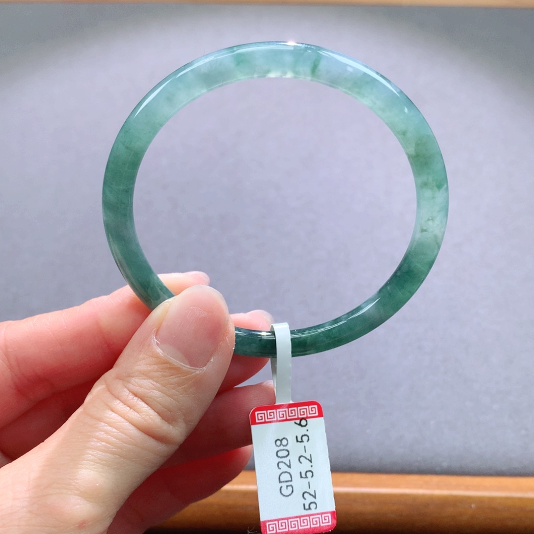 翡翠手镯未镶嵌天然翡翠手镯