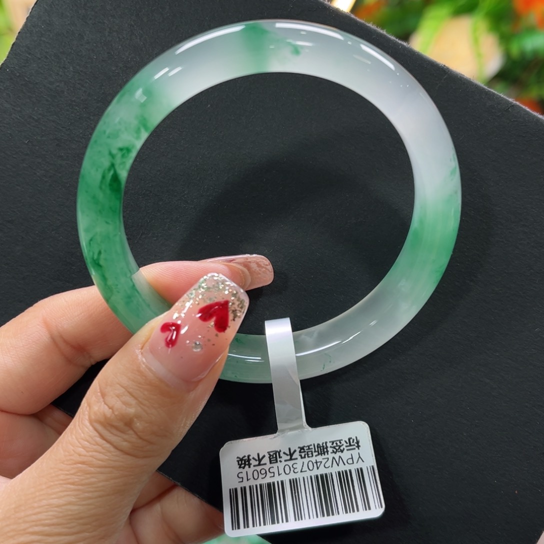 石英质玉手镯未镶嵌➕周周55.3