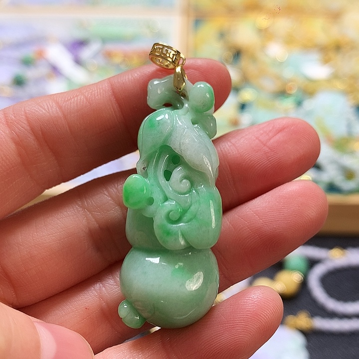 翡翠颈饰银S925镶嵌吊坠