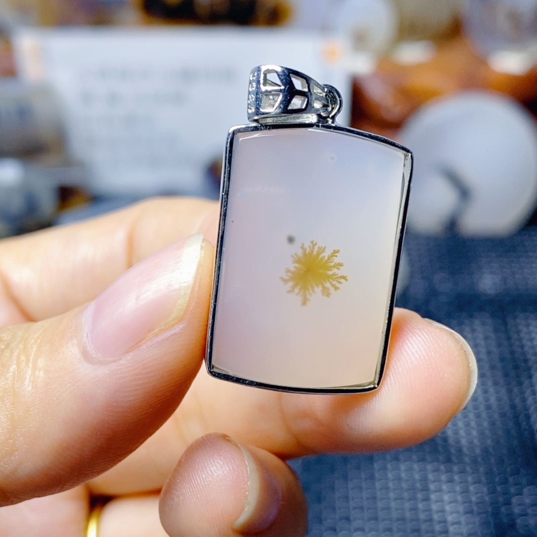 玛瑙/玉髓未镶嵌珠宝奇石