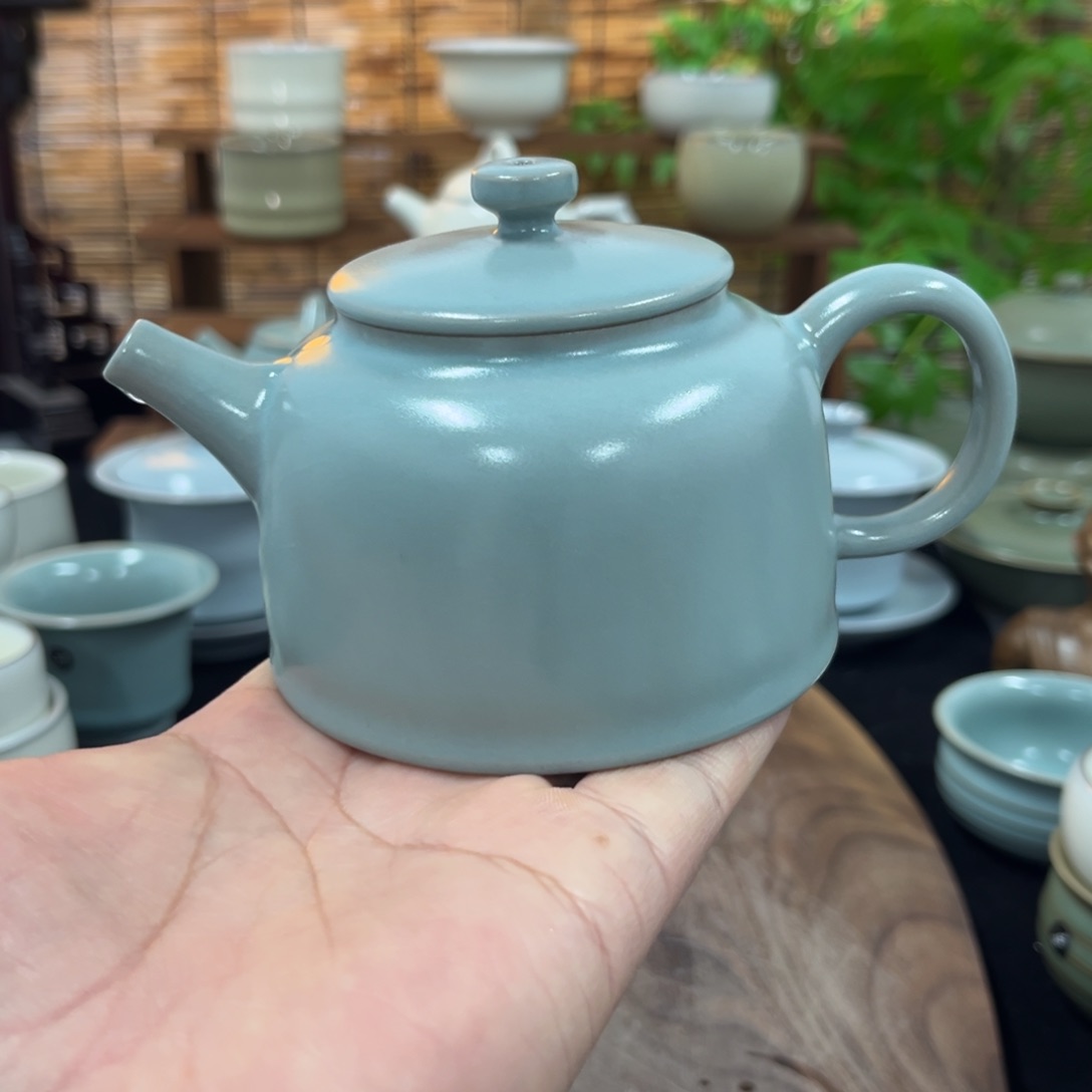 杯仿古釉，德钟壶。