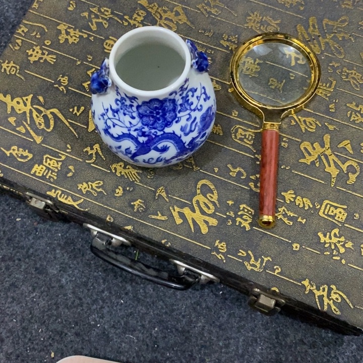 银***顾陶摆件精品购物中心的经营