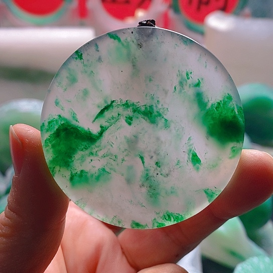 石英质玉颈饰未镶嵌