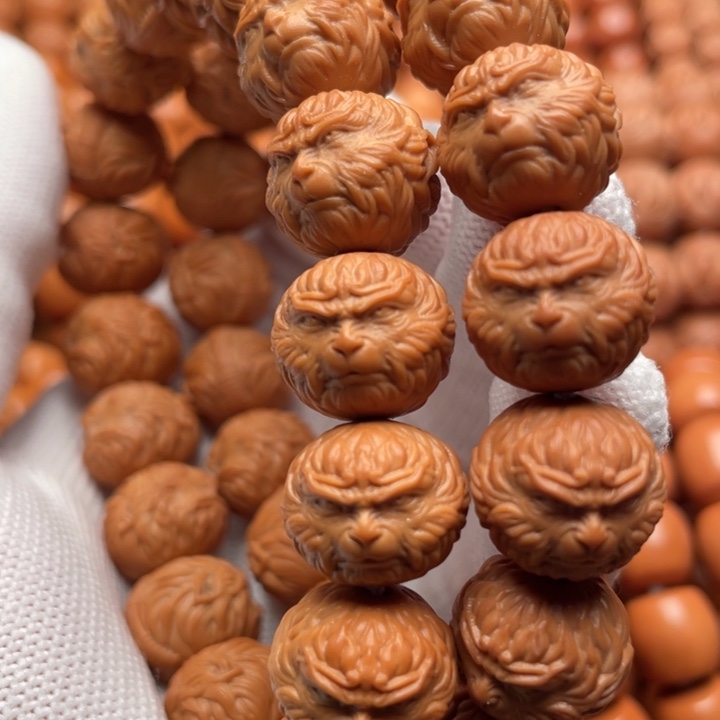 猴头核桃吊坠蓝**空斗战胜佛