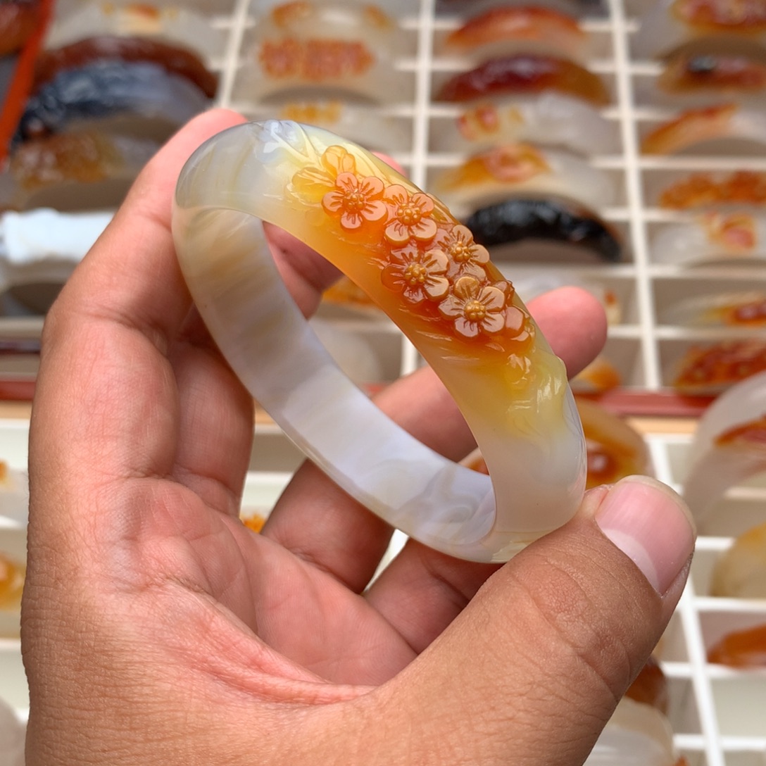 玛瑙/玉髓未镶嵌手镯60圈口