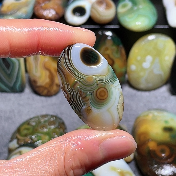 玛瑙珠宝奇石未镶嵌珍*秀