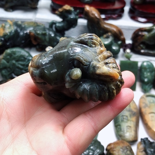 岫岩河磨玉（透闪石质玉）把件未镶嵌