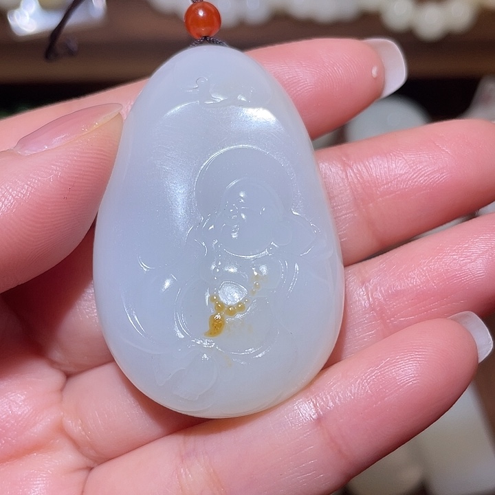 张***》和田玉未镶嵌颈饰