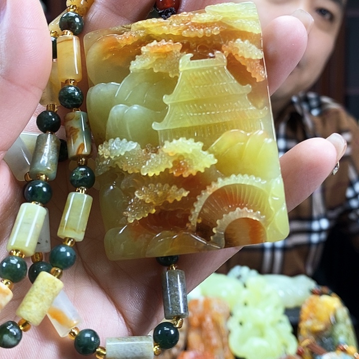 蛇纹石玉吊坠未镶嵌