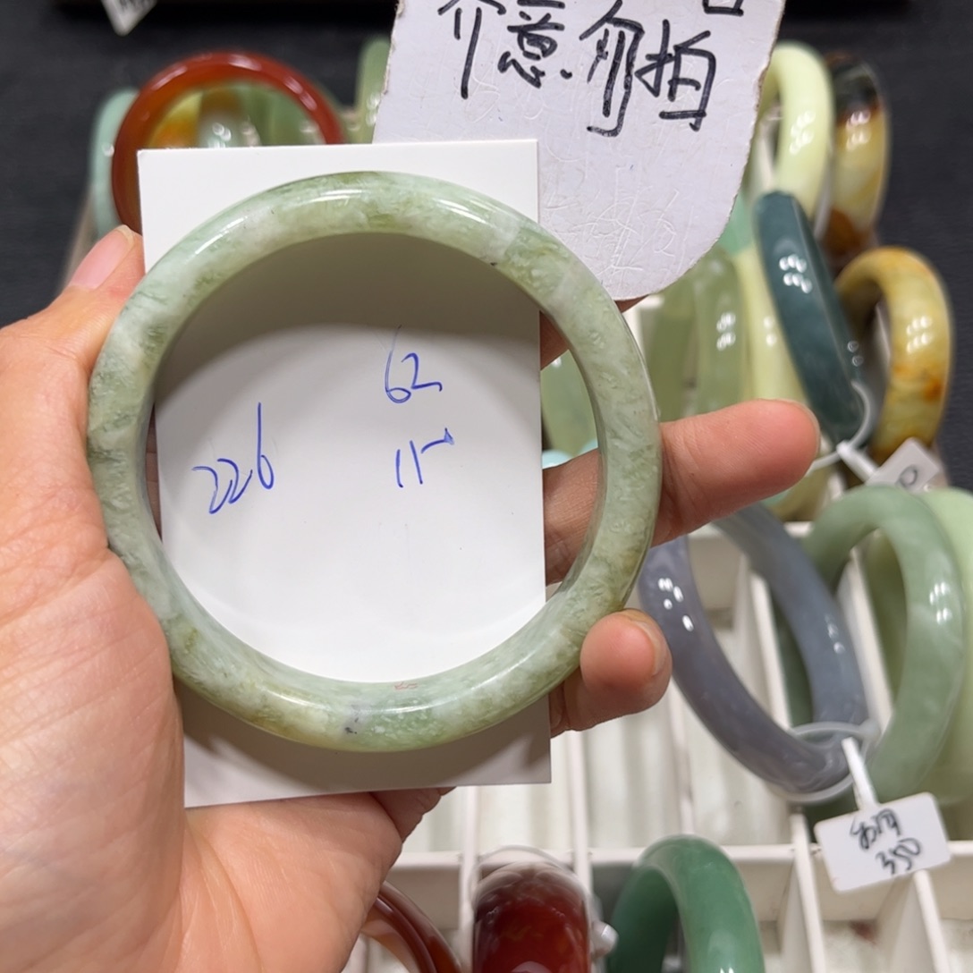 未镶嵌蛇纹石玉手镯