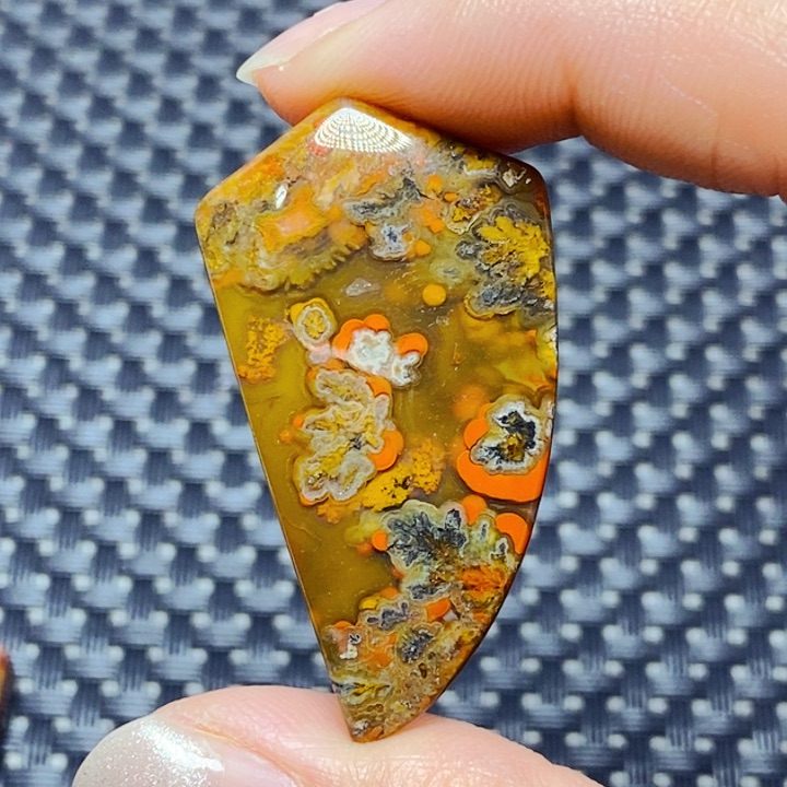 玛瑙/玉髓颈饰未镶嵌横**军