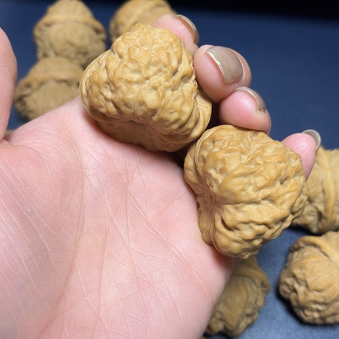 文玩核桃吊坠一***子哇哇哇