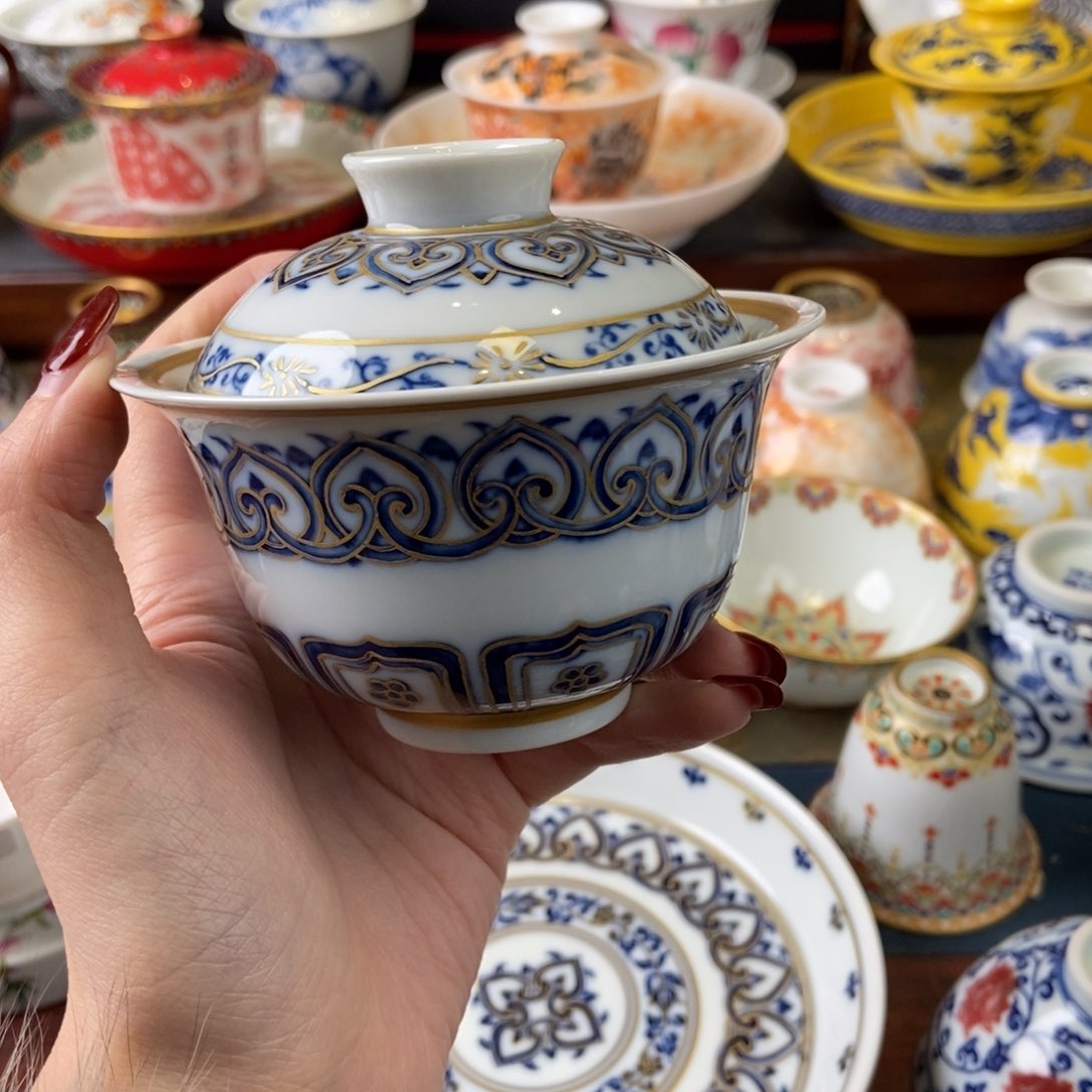 陶瓷艺术家的作品是一