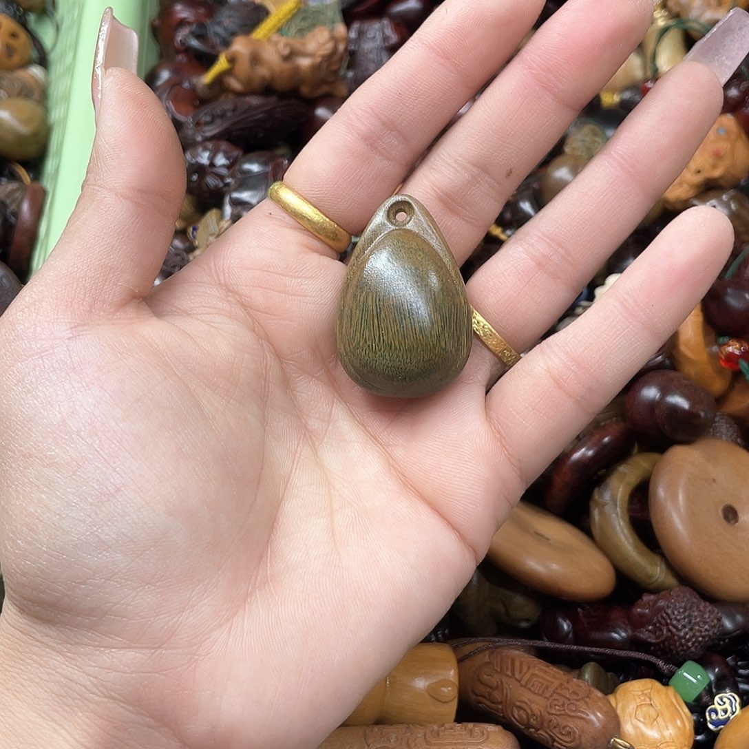 维腊木（绿檀）无事牌