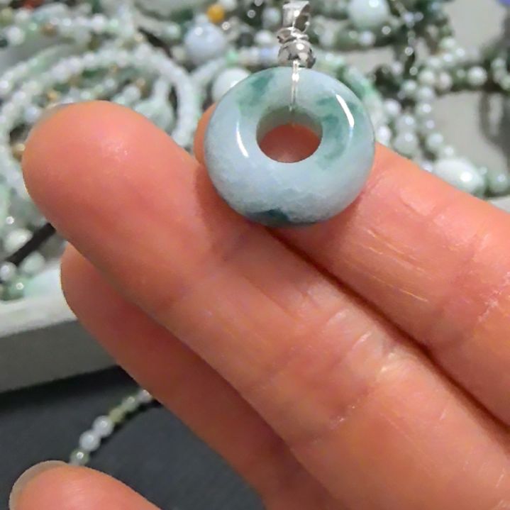 翡翠颈饰未镶嵌吊坠