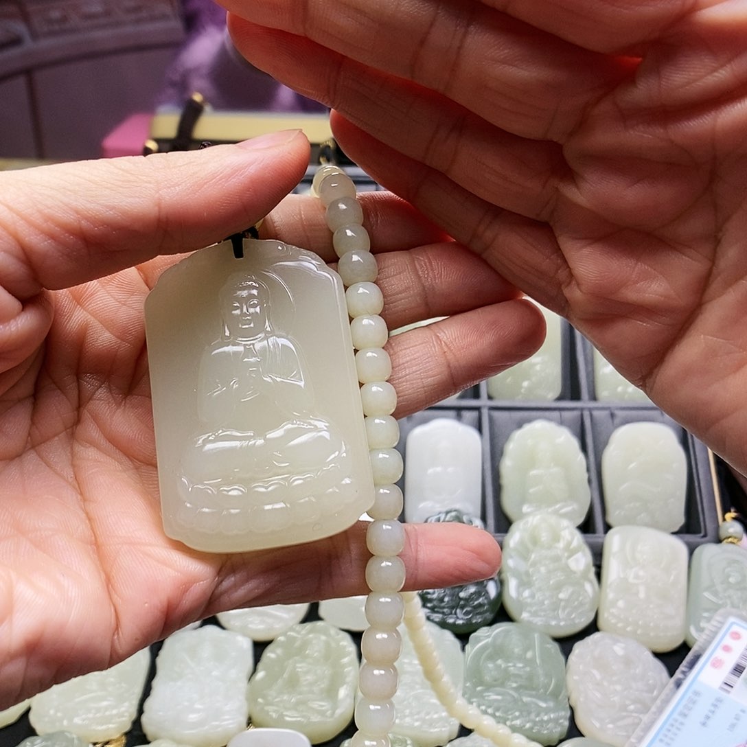 和田玉颈饰未镶嵌潇****