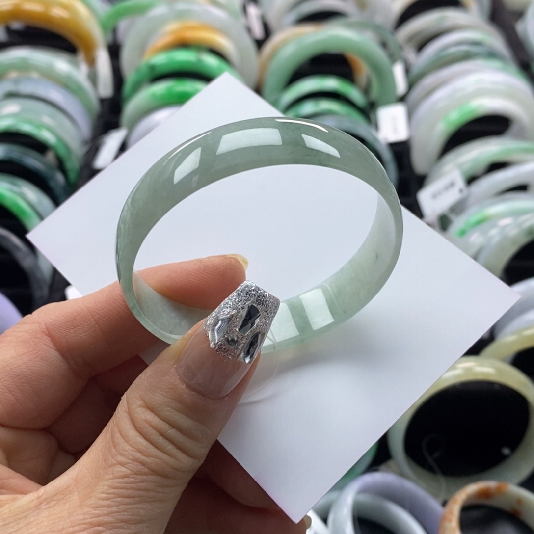 翡翠手镯未镶嵌公主