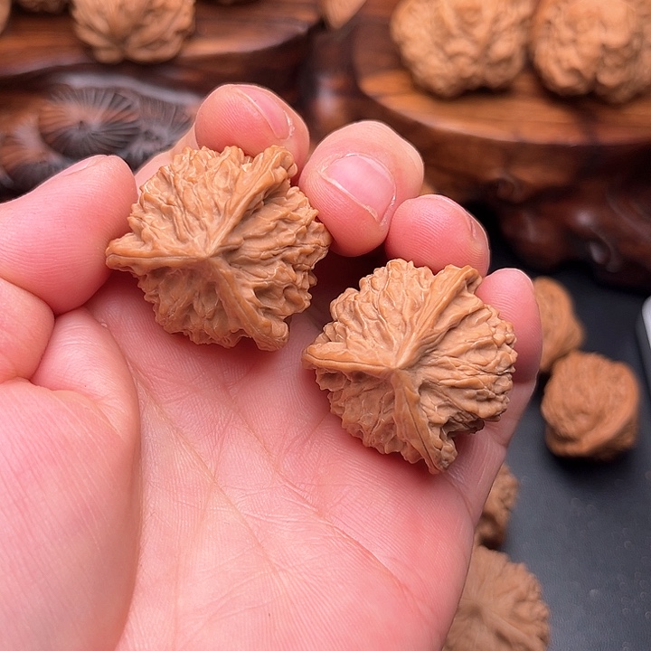 桃核把件核桃三棱